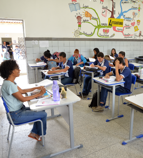 Novo Ensino Médio amplia aulas tradicionais e torna espanhol obrigatório