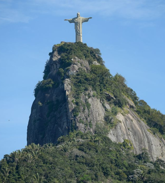 Cristo Redentor completa 92 anos com festa e missa