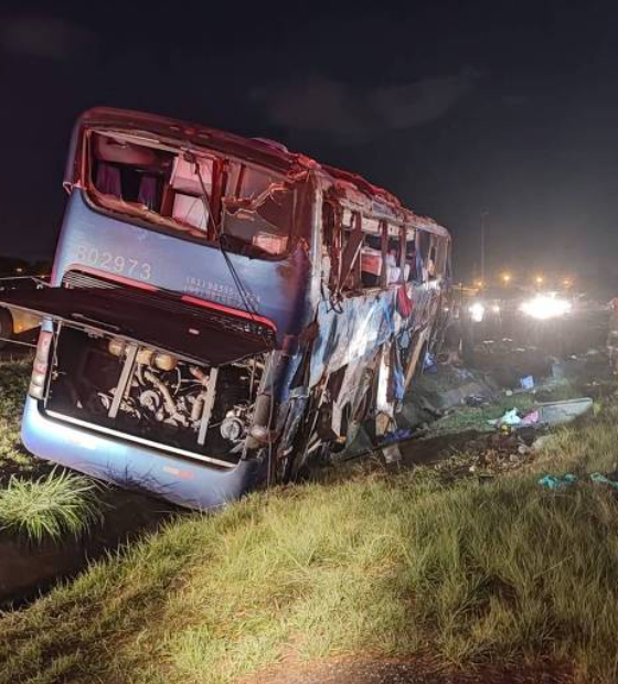 Polícia prende dois por acidente com ônibus clandestino que matou 5 pessoas no DF