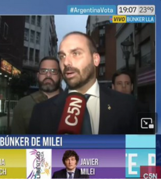  Eduardo Bolsonaro é ironizado em TV argentina ao defender armas