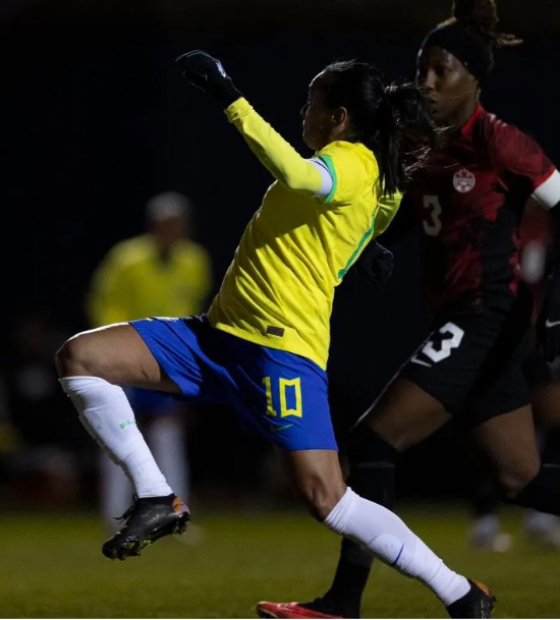 Seleção feminina cai de rendimento na etapa final e perde amistoso para o Canadá