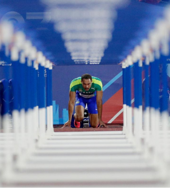 Eduardo de Deus, nos 110m com barreiras, e Lucas Conceição, nos 400m, são campeões em Santiago 2023