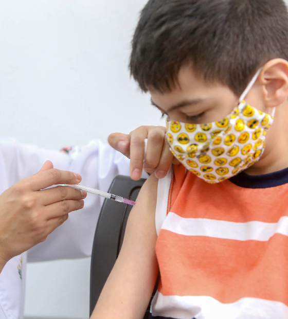 Bolsonaristas pressionam contra obrigatoriedade de vacina da covid para crianças