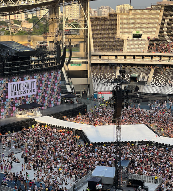 Decepção, vaias e arrastões marcam adiamento de show de Taylor Swift no Rio