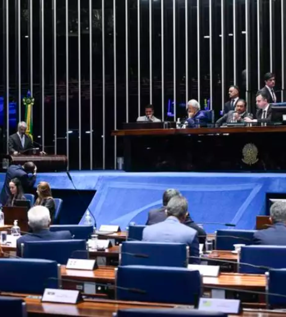 PEC que limita poderes do STF foi aprovada no Senado com 'traições'