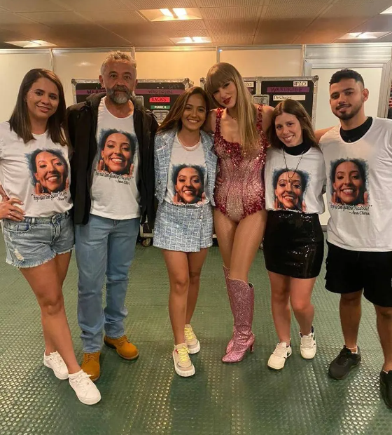 Família de Ana Clara Benevides vai a show de Taylor Swift em São Paulo