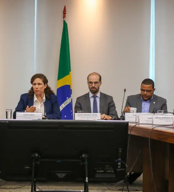 Governo quer realizar 'Enem dos Concursos' a cada dois anos, diz ministra