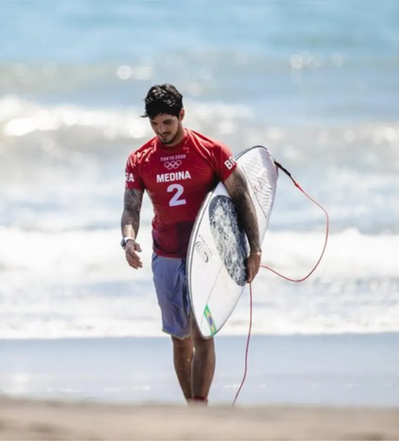 Medina e Tatiana Weston-Webb caem na semi e Brasil segue sem vencer no Mundial de Surfe em 2024