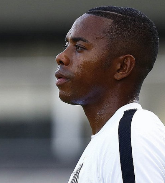 Por 9 a 2, STJ decide que Robinho cumpra pena por estupro no Brasil