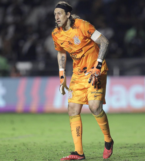  Atacante do Corinthians fala sobre Cássio no Cruzeiro: “Não consigo imaginar” 