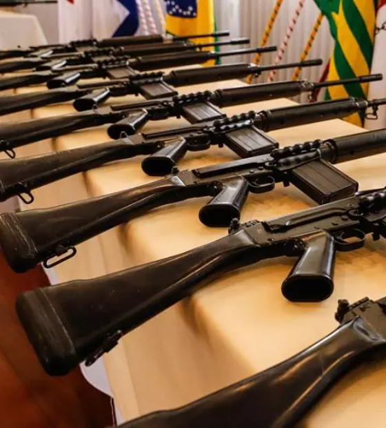 Exército reduz número de armas que PMs podem ter em casa