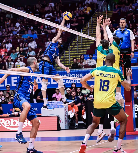 Brasil perde para a Itália no vôlei masculino após erro grotesco da arbitragem