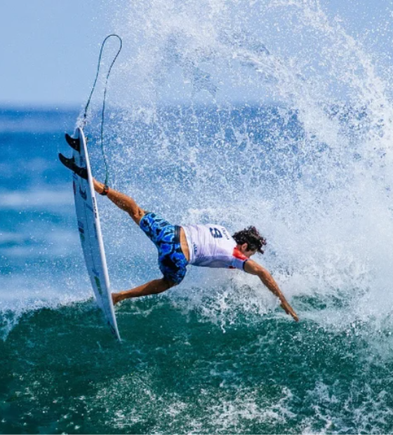 Yago Dora é vice em El Salvador e sobe para o 8º posto do ranking mundial de surfe