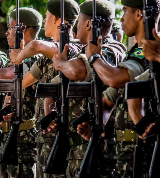 Exército brasileiro gasta R$ 20 milhões por ano com pensão de 238 'mortos fictícios'