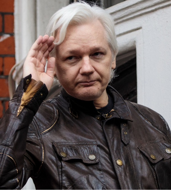 Caso WikiLeaks: Assange faz acordo com EUA, deixa a prisão e voltará à Austrália