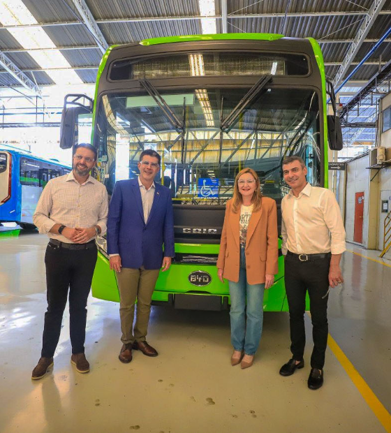 Novos ônibus e avenida Romulo Maiorana são a livre tradução do aviso 