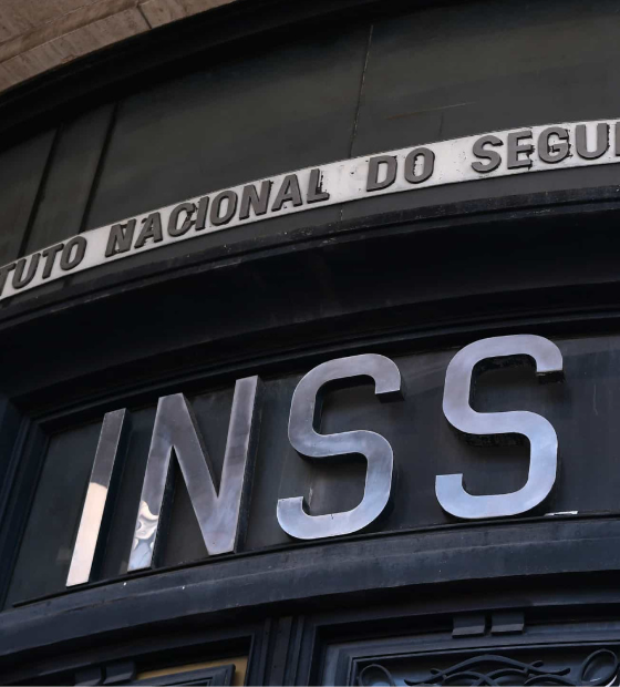 Juíza condena 3 delegados da PF por propina para barrar apurações sobre fraudes no INSS