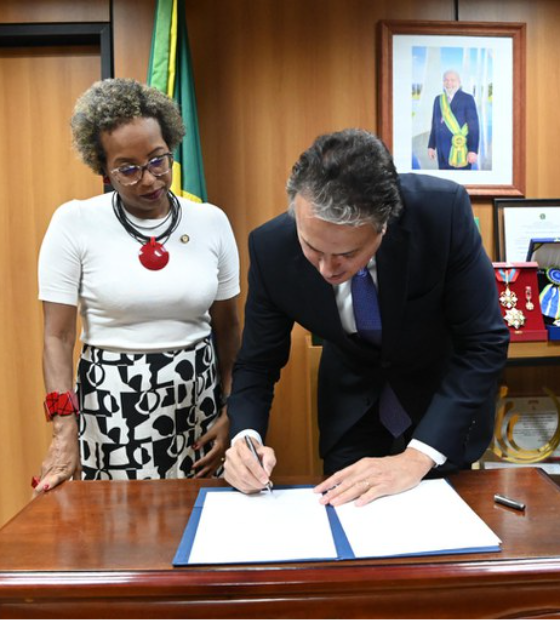 Ministério de Educação lança programa Escola das Adolescências