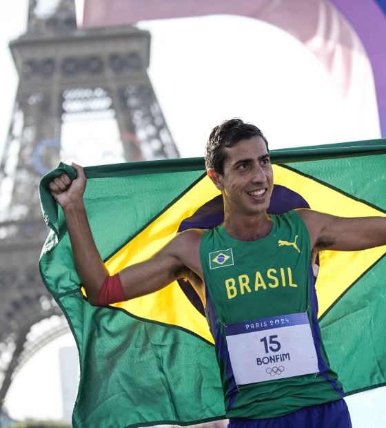 Caio Bonfim ganha medalha de prata na marcha atlética em Paris