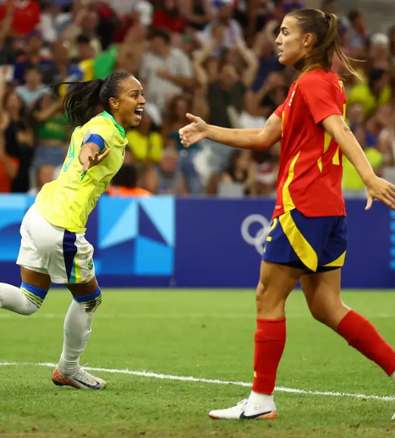 Brasil derrota Espanha e garante lugar na final do futebol feminino