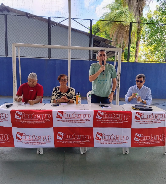 Professores sem pagamento de aulas anunciam protesto amanhã na abertura da Feira do Livro