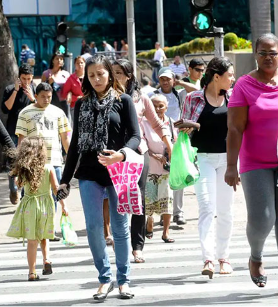 População brasileira é de quase 212,6 milhões, estima IBGE