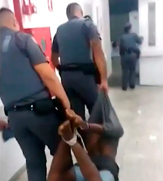 Justiça militar absolve policiais que tinham levado homem amarrado