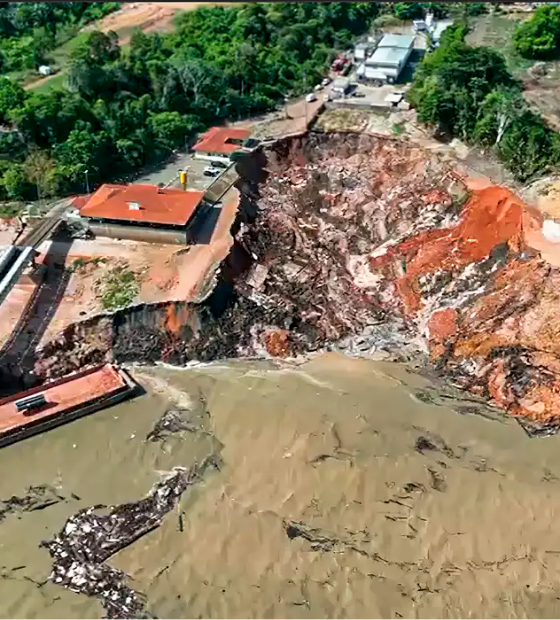  Porto em Manacapuru, no Amazonas, desaba em meio a obras 