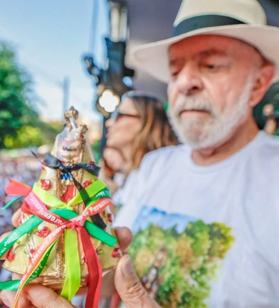 Lula participa da procissão do Círio de Nazaré no camarote do governador Helder Barbalho