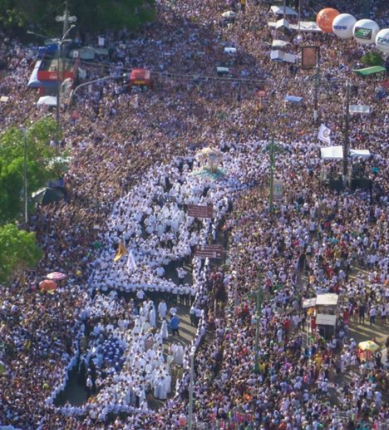 Círio é concluído em cinco horas de procissão e manifestações de fé e devoção se repetem