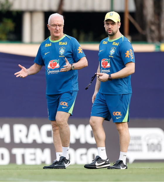 Dorival Jr testa mudanças no meio-campo e na lateral da seleção brasileira