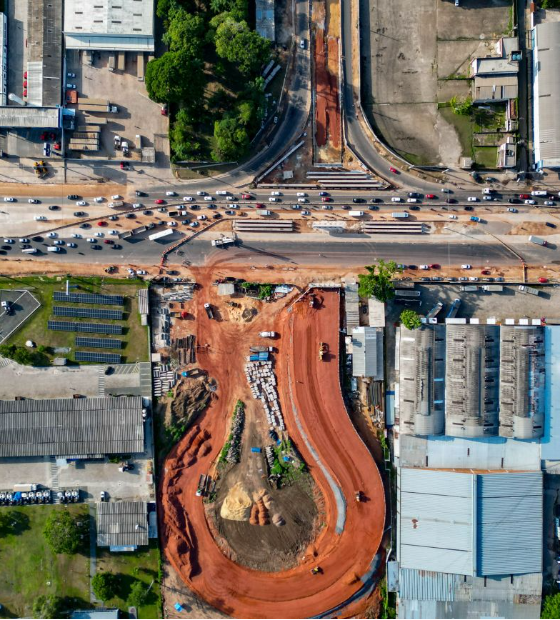 NGTM abre desvio para içar vigas de 50 toneladas do viaduto da Alça Viária com BR-316