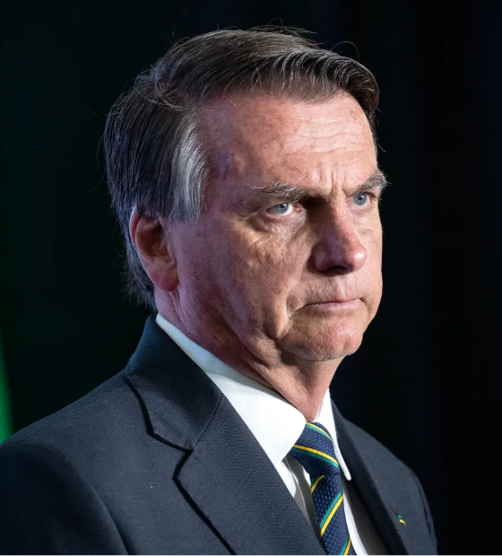 Bolsonaro alega perseguição e diz inquérito sobre tentativa de golpe é 'historinha'