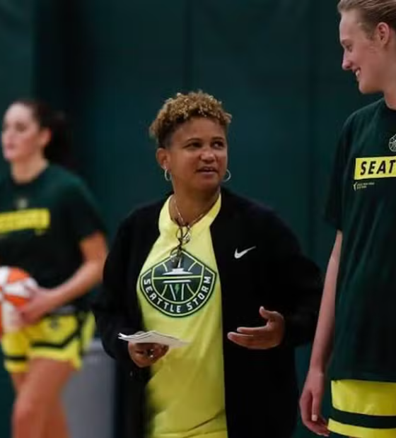 CBB anuncia Pokey Chatman como nova técnica da seleção brasileira feminina de basquete