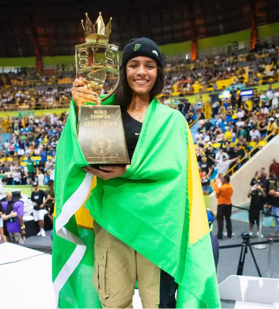 Rayssa Leal tira 9,1 na última nota, levanta a torcida e é tricampeã do Super Crown