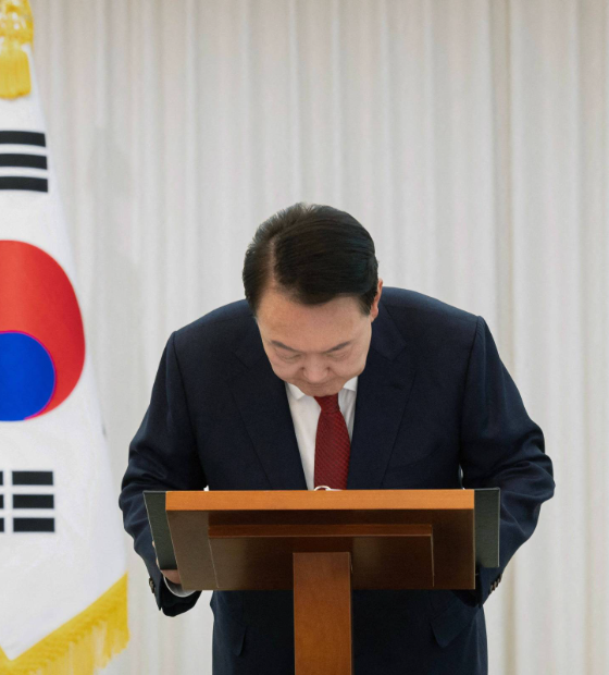 Presidente da Coreia do Sul sofre impeachment após tentativa de autogolpe