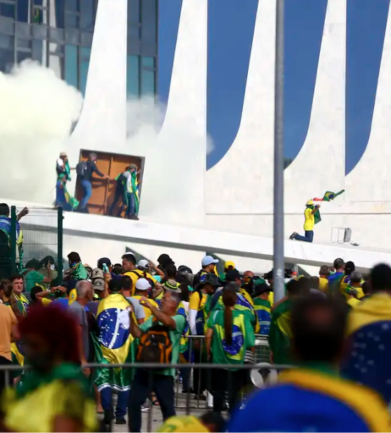 STF condenou 371 denunciados pelo 8/1 e cinco foram absolvidos