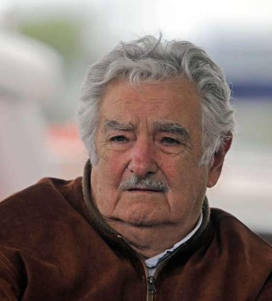 'Estou morrendo', diz Mujica após câncer se espalhar para o fígado