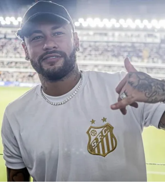 Santos tem reunião nesta segunda por Neymar, que vive expectativa de rescisão com o Al-Hilal