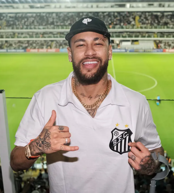 Neymar irá usar camisa 10 de Pelé no Santos e tem data e local para ser apresentado