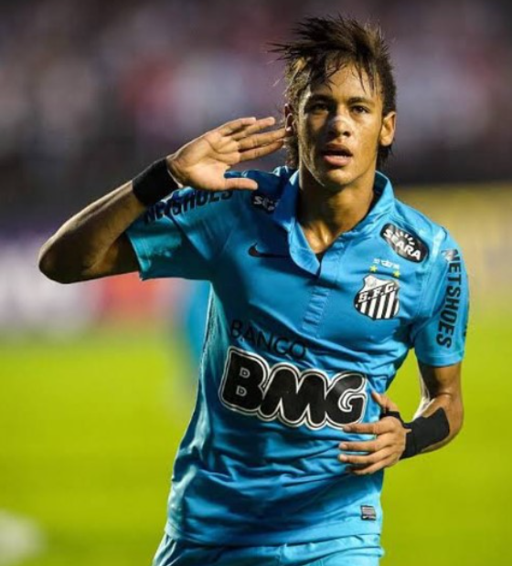 Santos prepara lançamento de camisa azul para celebrar retorno de Neymar