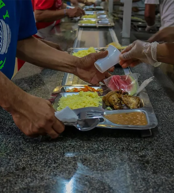 Manifestantes deserdados do Restaurante Popular gritam de fome em Belém; não há data de reabertura