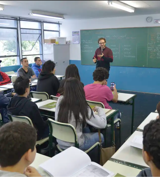  Câmara aprova proposta que proíbe escolas de recusar matrículas 