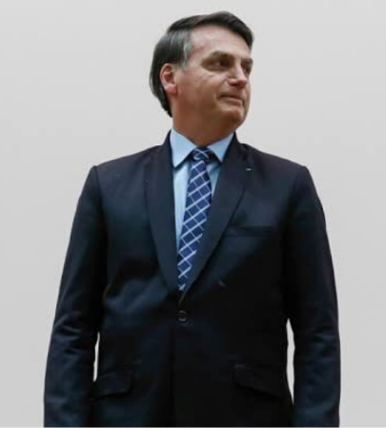 Bolsonaro vai ao Senado para almoço do bloco de oposição