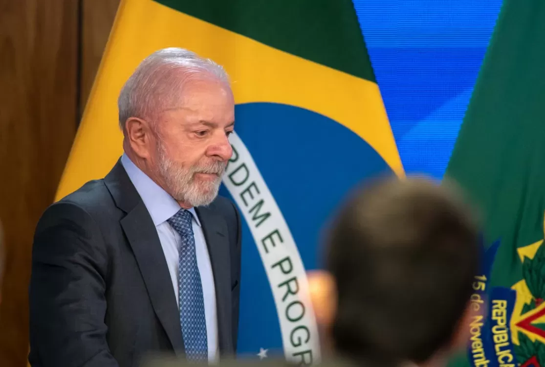 Apesar de recuo, Lula ainda venceria todos os adversários no 2º turno, diz Atlas/Bloomberg