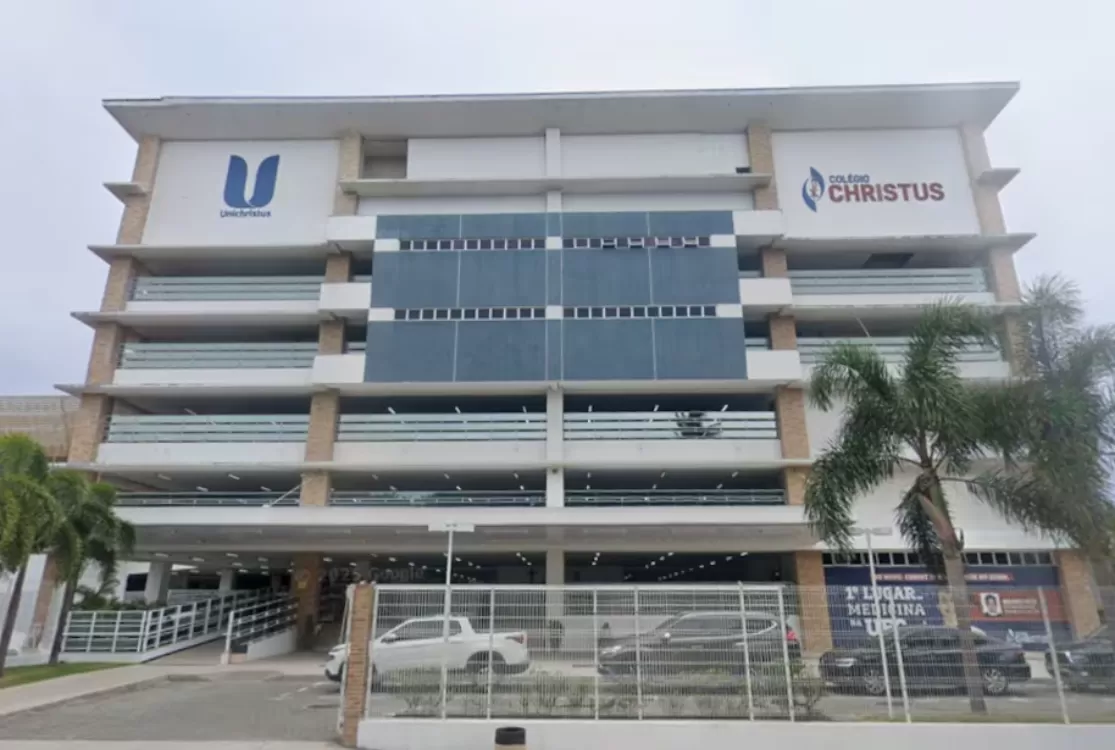 Adolescente ataca aluno e 2 funcionários com faca em escola particular de Fortaleza