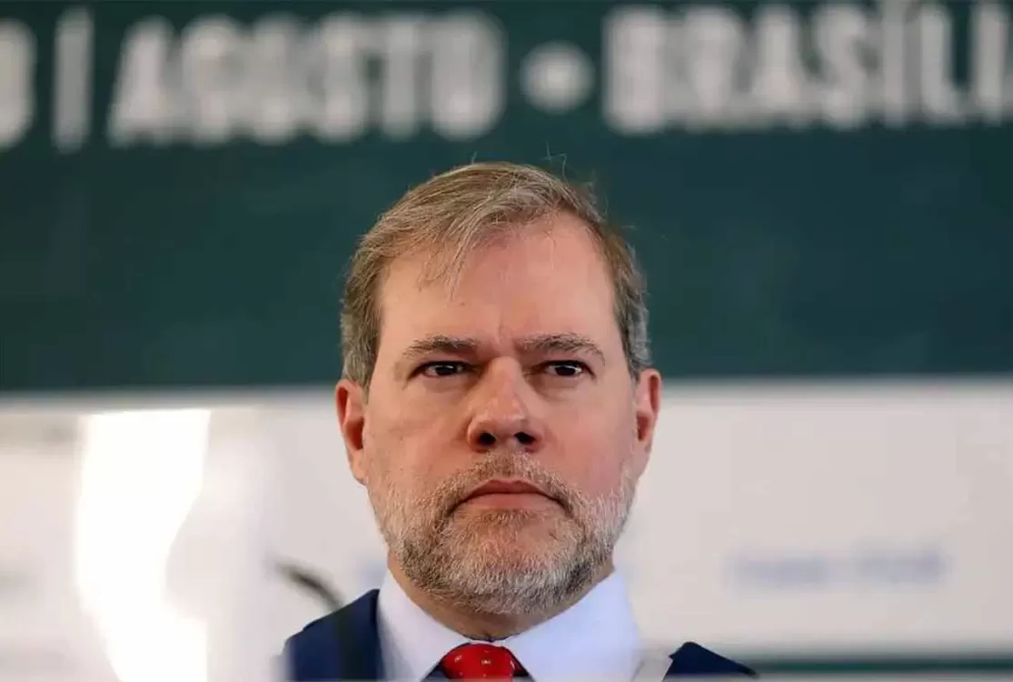 Sobre o voo em que um ministro da mais alta corte do País se estatelou no chão da imoralidade nacional