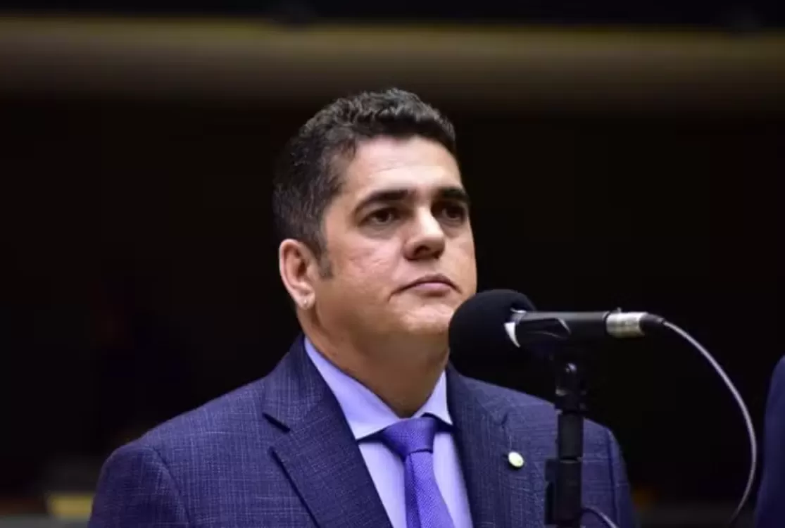 Celulares voam pela janela em operação da PF contra deputado Antônio Doido, do MDB