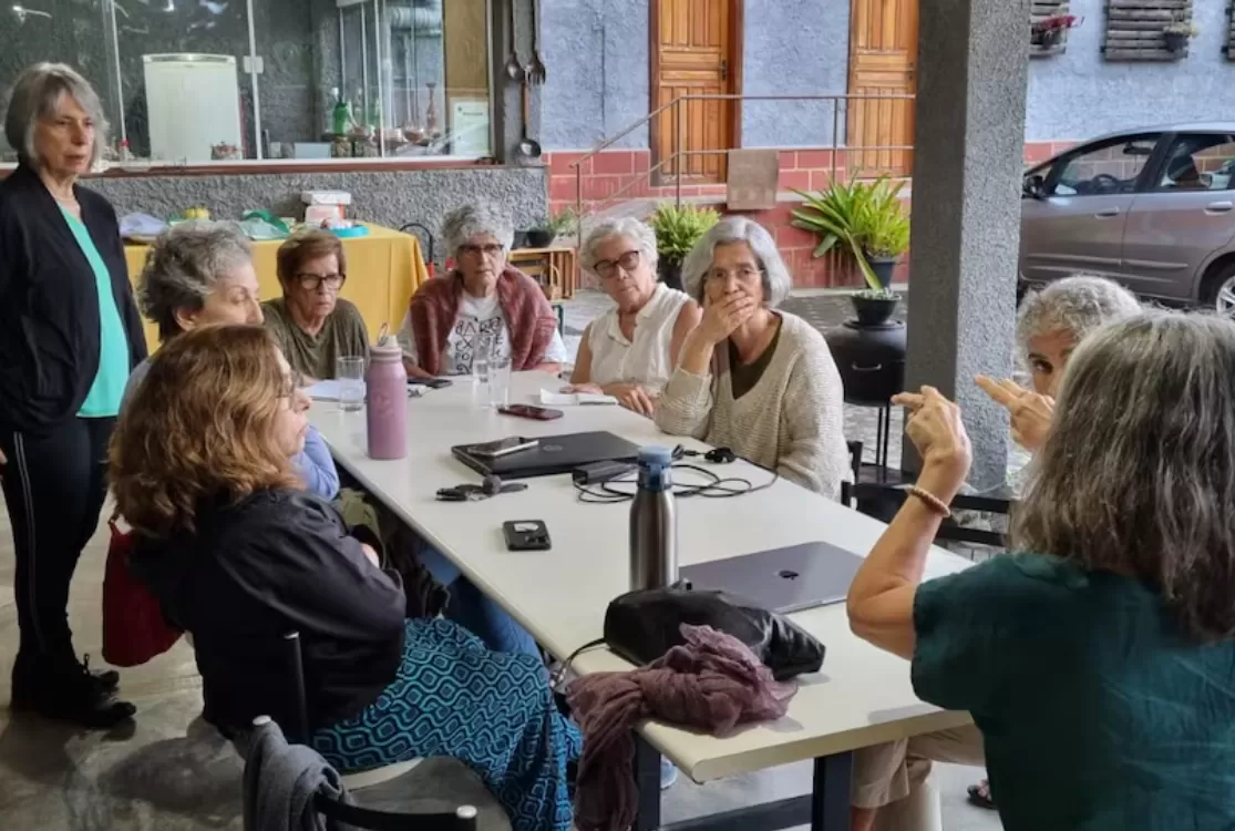 Envelhecer em um condomínio com amigos - Ideia de cohousing avança no Brasil