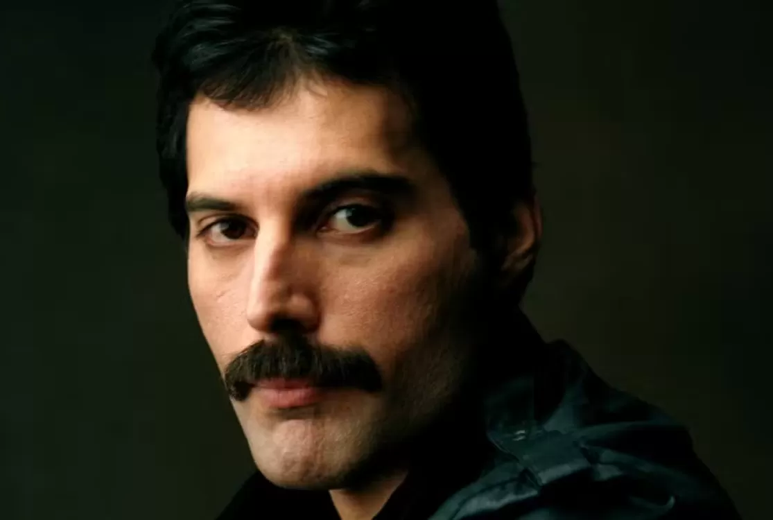 Filha secreta de Freddie Mercury morre aos 48 anos; conheça história